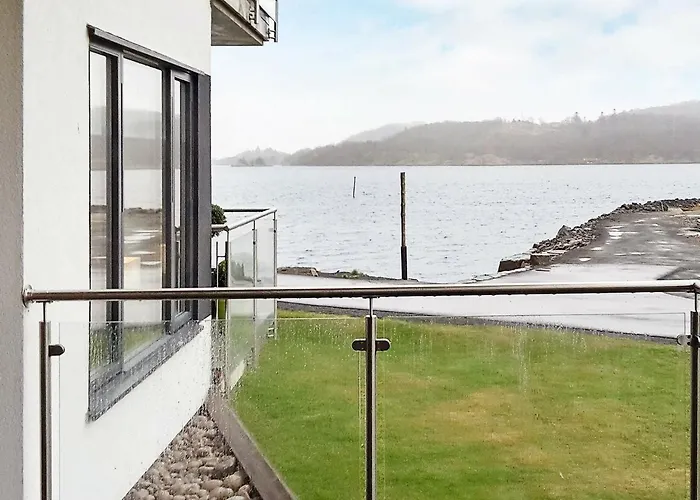 6 Person In * פארשונד