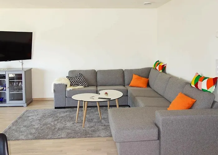 6 Person In Appartement